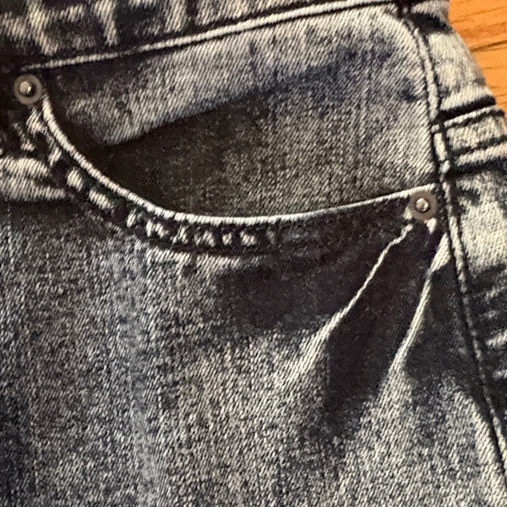 BDG Women's Acid Wash Skinny Jeans - Picture 4 of 8